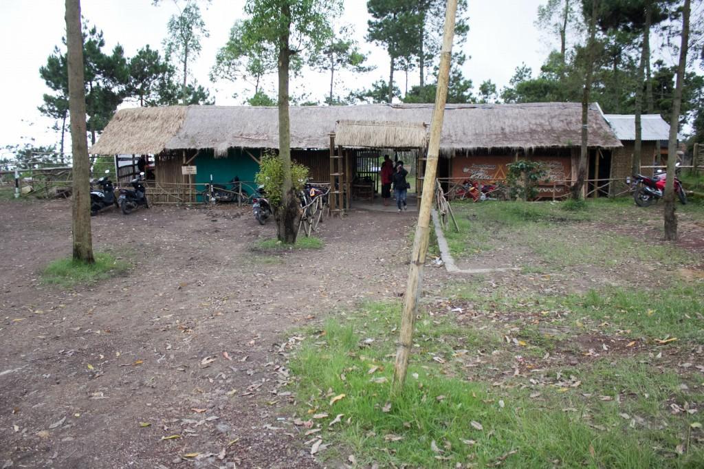 Отель Papandayan Camping Ground Cileuleuy Экстерьер фото