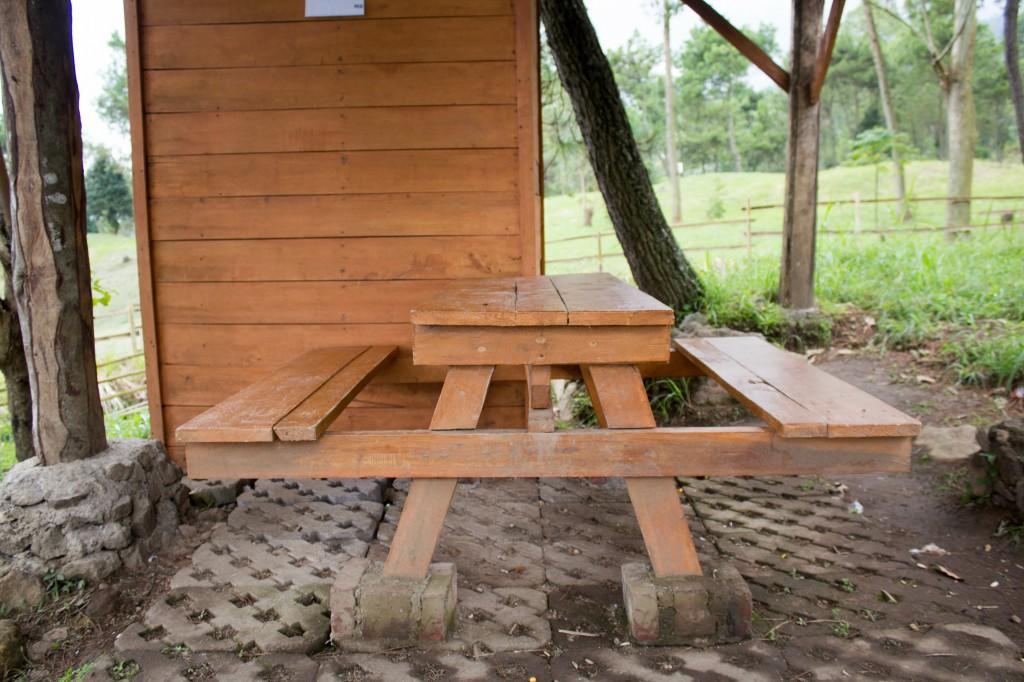 Отель Papandayan Camping Ground Cileuleuy Экстерьер фото