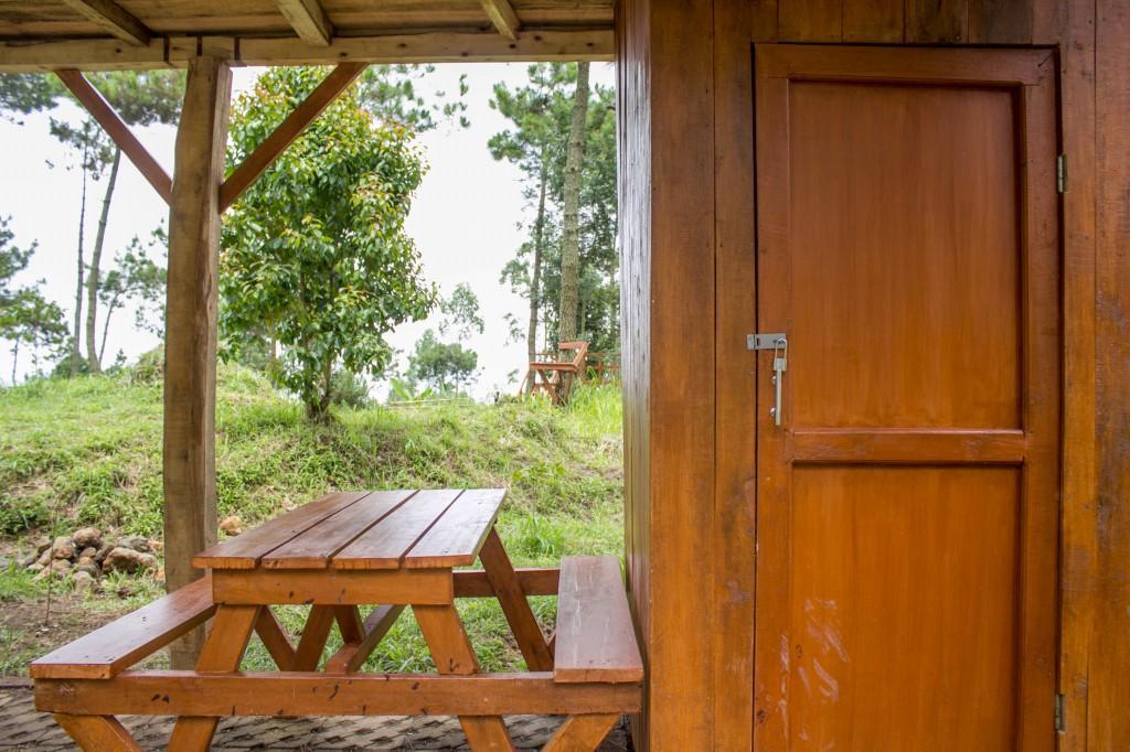 Отель Papandayan Camping Ground Cileuleuy Экстерьер фото